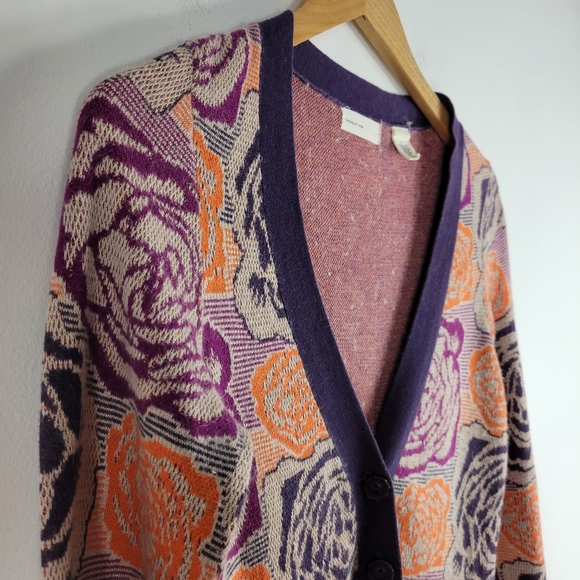 Sleeping on Snow Blooming Jaquard Floral Embroidered Long Button Down Cardigan - Picture 3 of 7